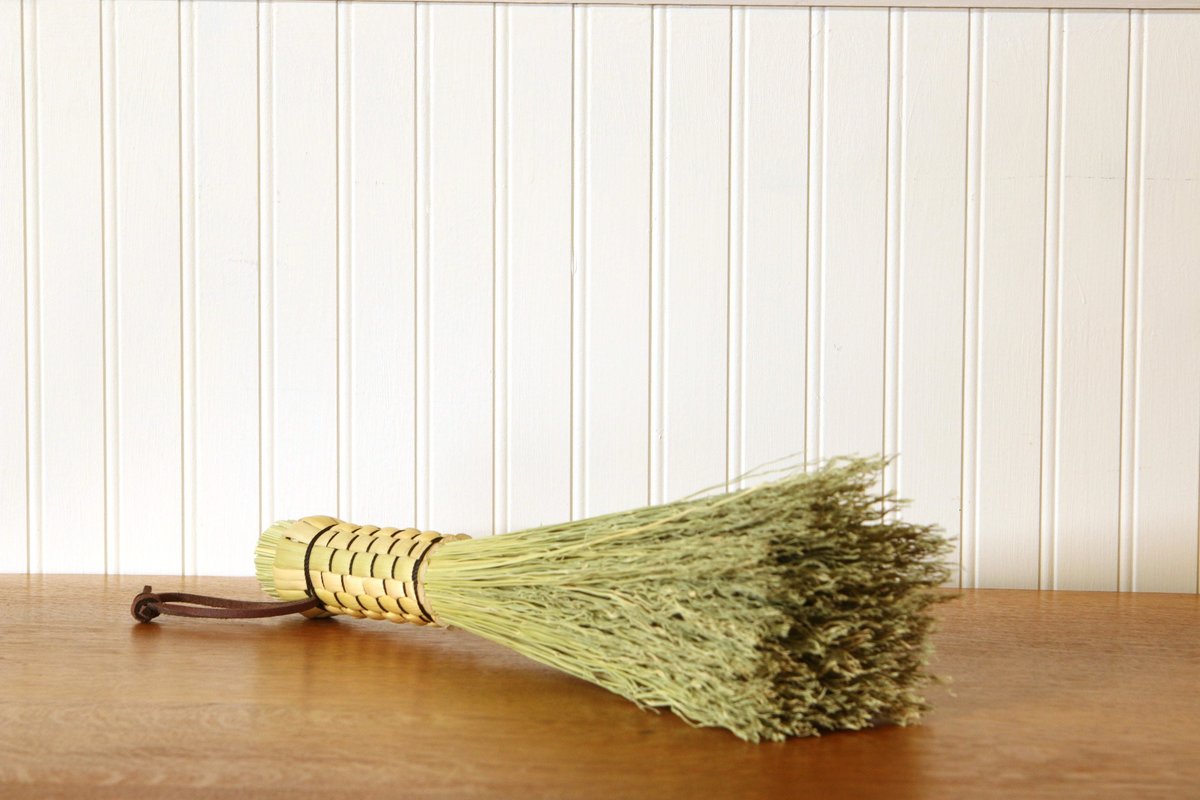 Round Woven Whisk - Old Fashioned Whisk Broom