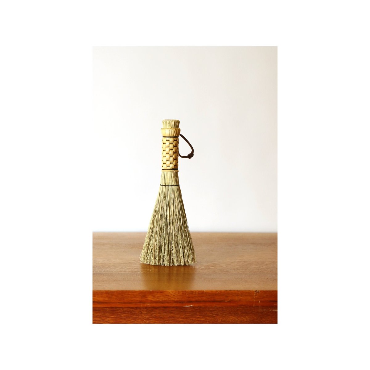Woven Shaker Whisk Broom