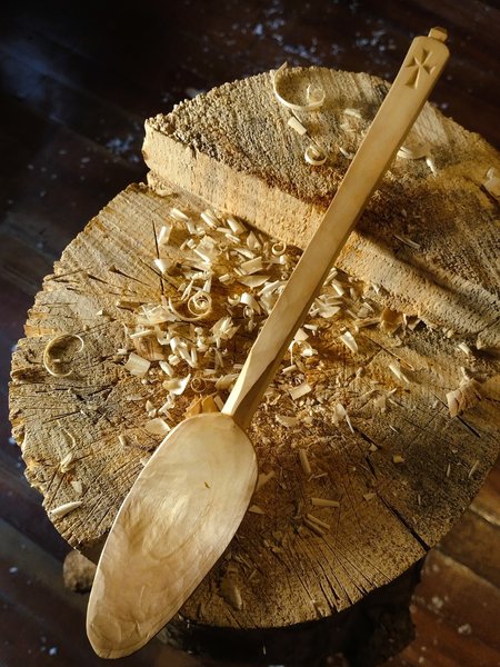 Hand Carved Quiche or Pie Serving Spoon - One Only - Free Shipping